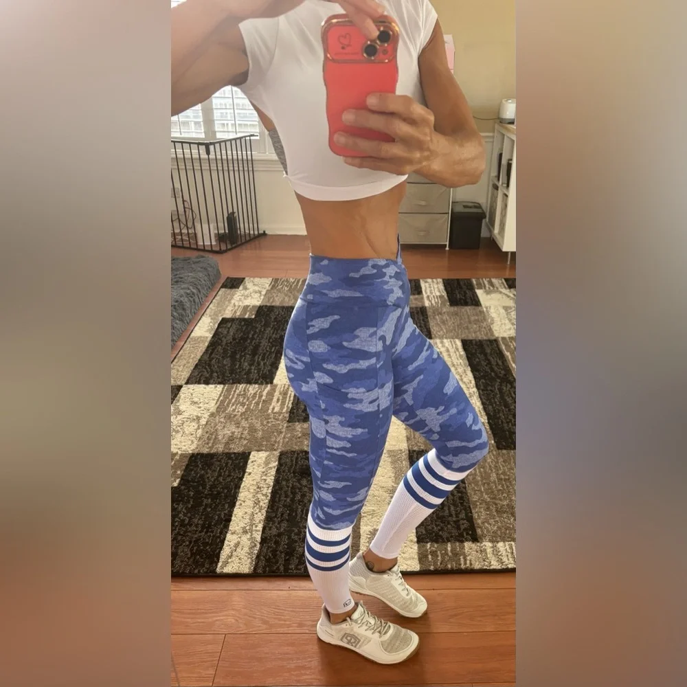 Vintage Bombshell Blue & White camo sock leggings w/scrunch butt! Worn 1x! - Picture 4 of 15